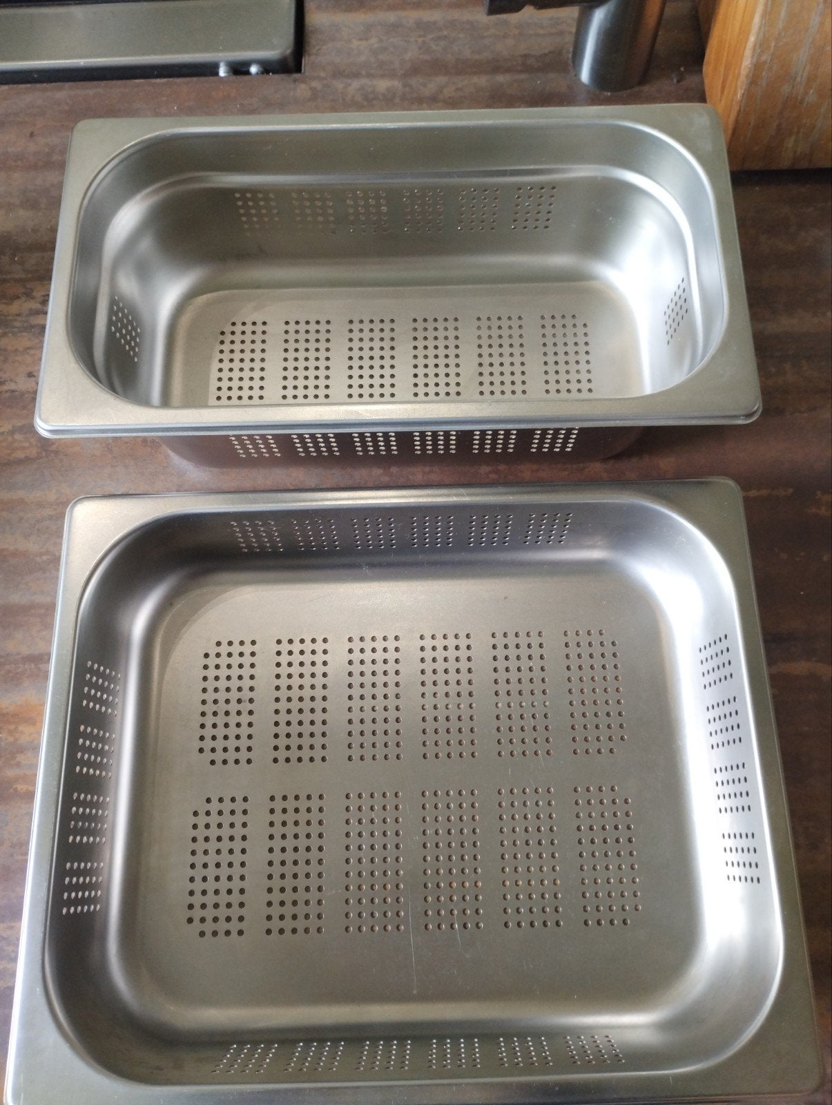 Twee RVS geperforeerde ovenschalen voor stoomoven, Ophalen of Verzenden, Metaal
