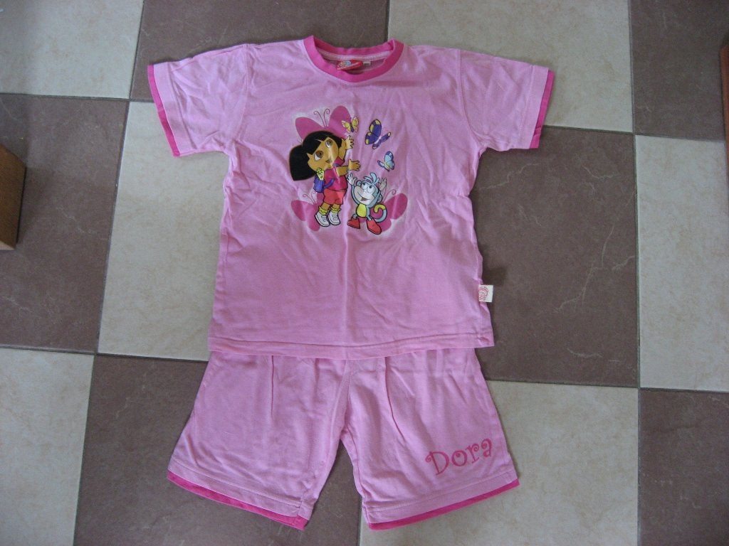 NIEUWE roze Dora shortama / pyjama, maat 128/134, Nacht- of Onderkleding, Dora, Nieuw, Verzenden