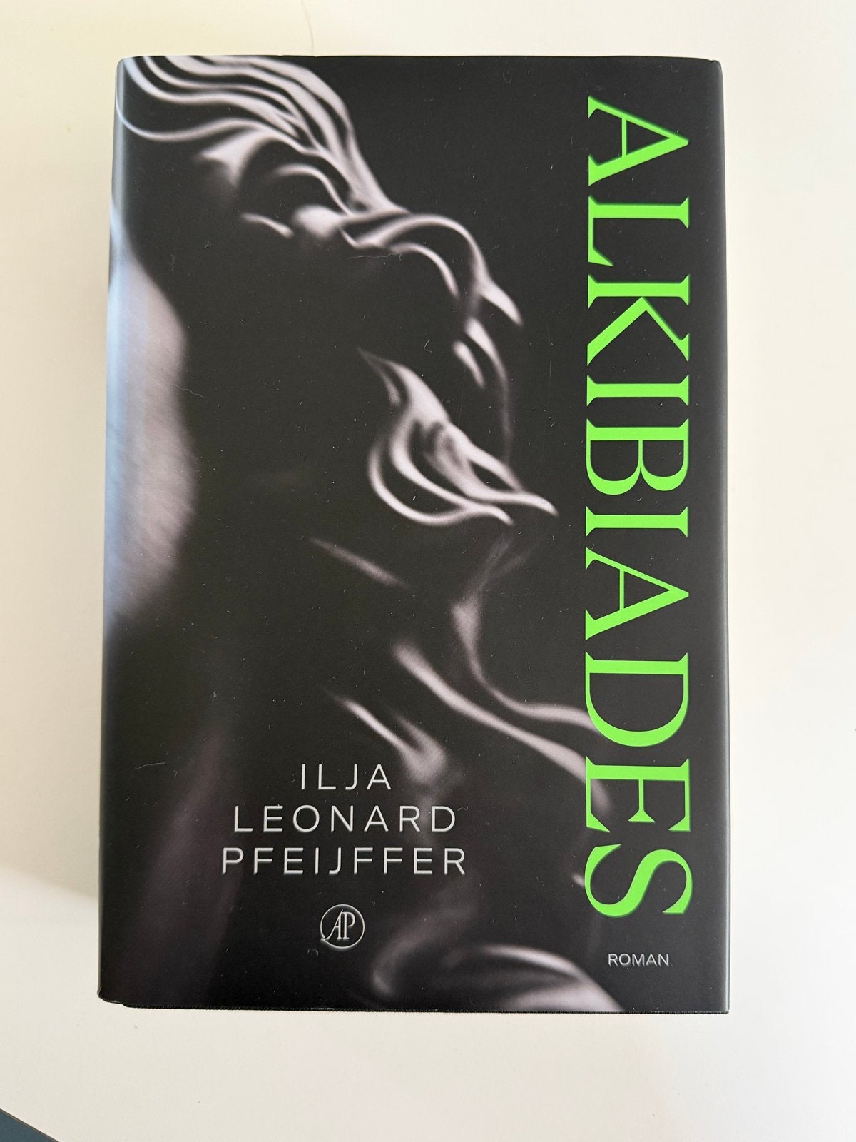 Alkibiades - Ilja Leonard Pfeijffer (Roman), Ophalen of Verzenden, Zo goed als nieuw, Nederland