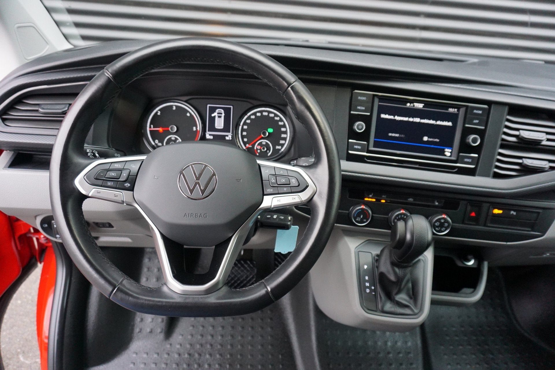 Volkswagen Transporter 150PK Automaat L2H1 Apple Carplay Cam, Auto's, Stof, Gebruikt, 4 cilinders, 150 pk