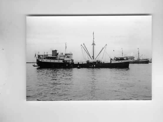 scheepvaart-foto-KPM ?, Ophalen of Verzenden, Zo goed als nieuw, Motorboot, Boek of Tijdschrift