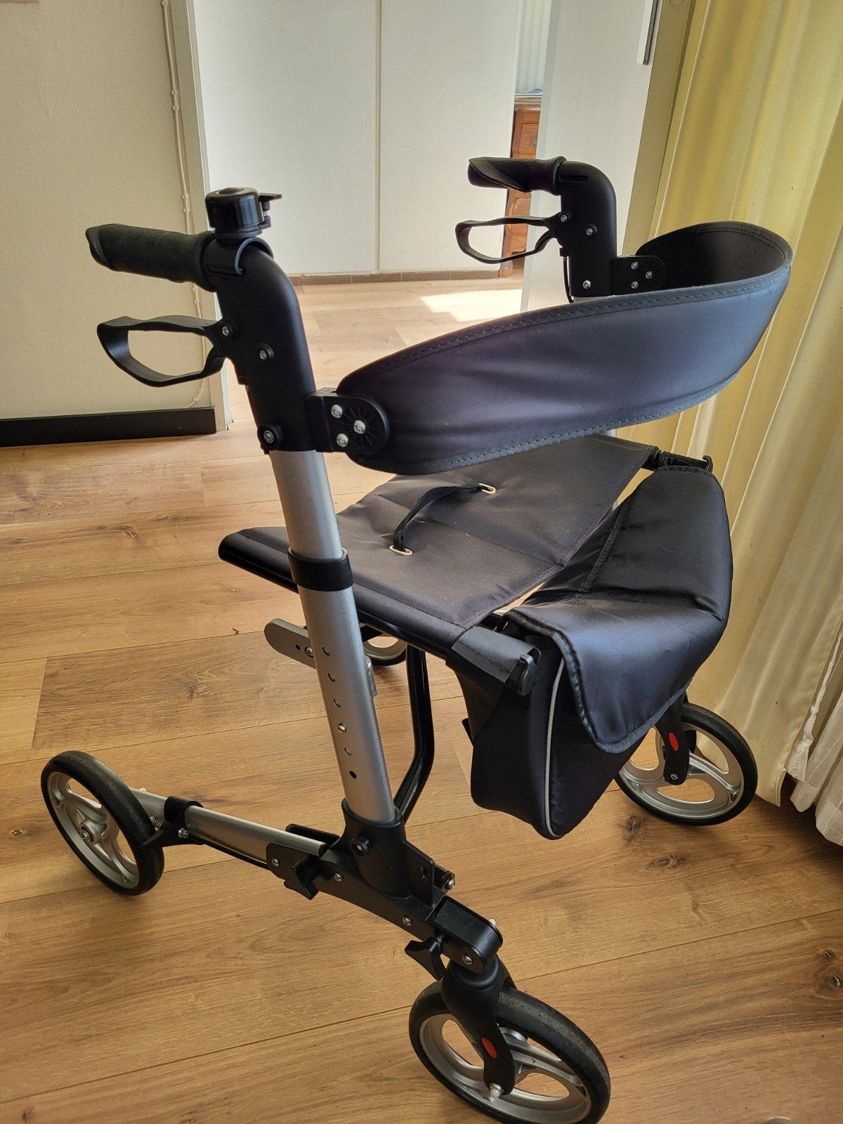 Rollator, inklapbaar, Diversen, Rollators, Ophalen of Verzenden, Zo goed als nieuw