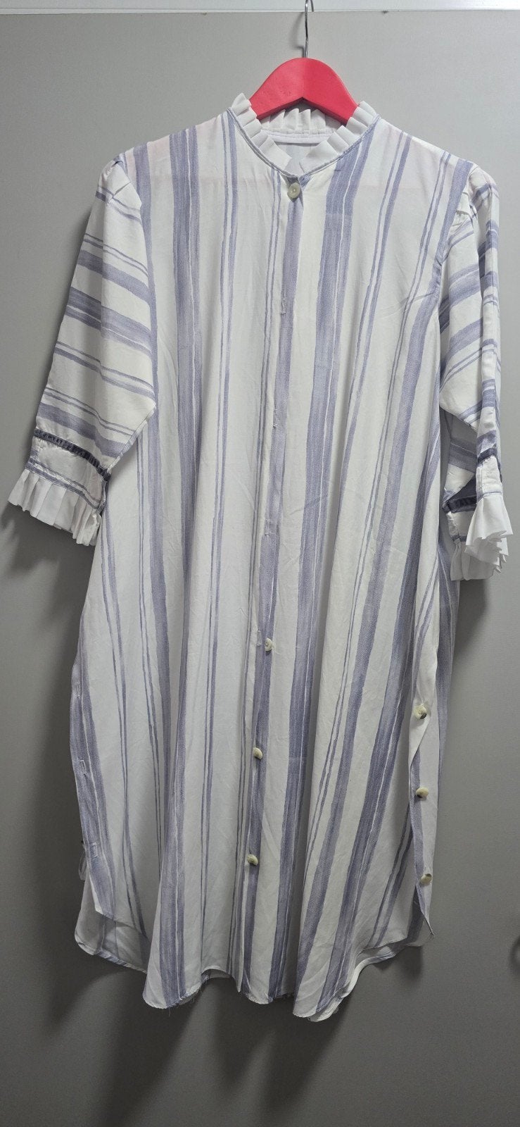 Gestreepte blouse met ruches en knoopsluiting, Maat 38/40 (M), Wit, Ophalen of Verzenden, Zo goed als nieuw