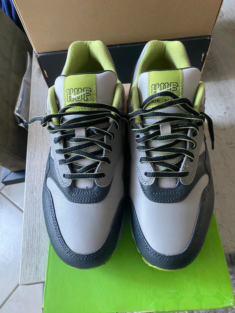 Nike Air Max 1 HUF - Grijs/Groen maat 41, Ophalen, Zo goed als nieuw, Overige kleuren, Sneakers of Gympen