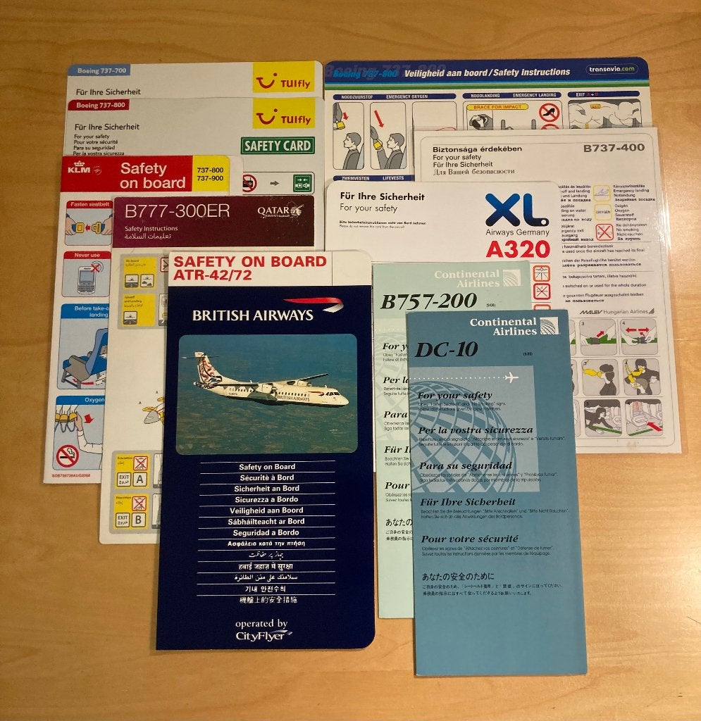Set van diverse luchtvaart safety cards #3, Verzenden, Kaart, Foto of Prent