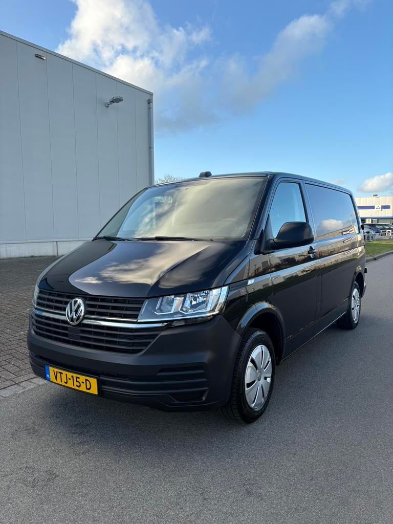Volkswagen Transporter T6.1 2.0 TDI 2023, Auto's, Voorwielaandrijving, Stof, 4 cilinders, Zwart