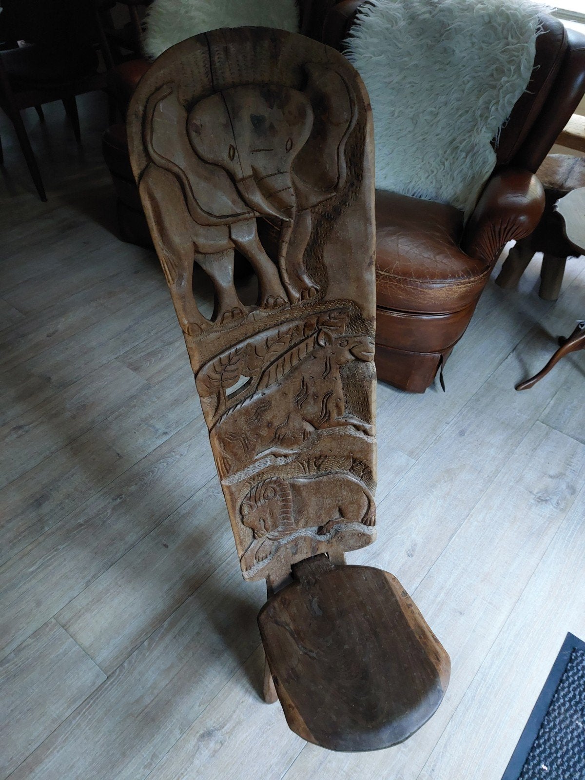 Afrikaanse stoel met prachtig handsnijwerk, Antiek en Kunst, Ophalen, Hout