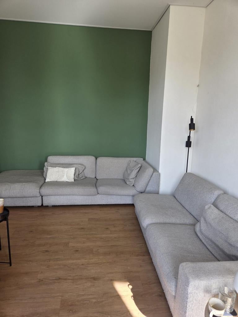 Lichtgrijze grote hoekbank van Woood, Huis en Inrichting, Banken | Bankstellen, Ophalen, Modern, Comfortabel, Gebruikt, 100 tot 125 cm