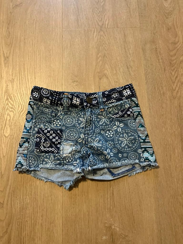 Korte broek desigual maat 122 / 128 zgan meisje, Ophalen of Verzenden, Zo goed als nieuw, Meisje, Broek