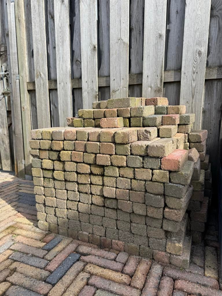Gratis Waaltjes tegels - Ophalen, Tuin en Terras, Ophalen, Gebruikt, Klinkers, 10 m² of meer