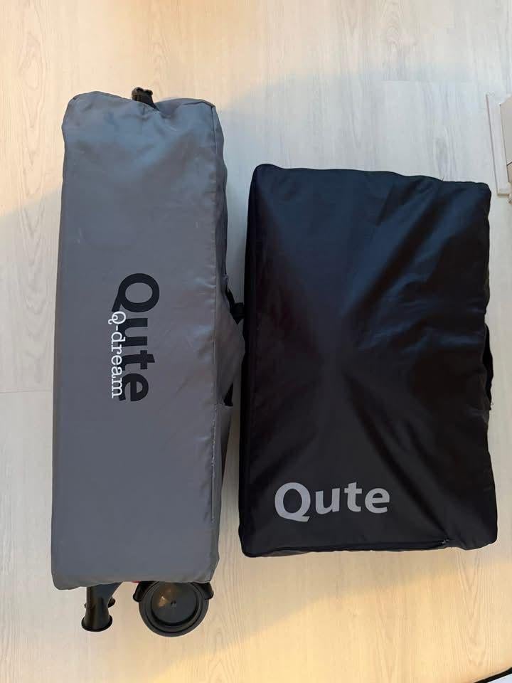 Gratis af te halen: Qute campingbedje met kapotte rits, Ophalen, Gebruikt, Reisbedje