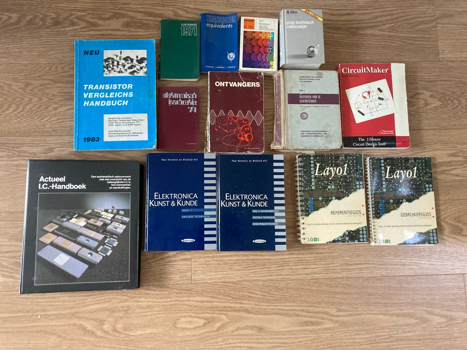 Serie Actueel I.C. Handboeken & diverse elektronica boeken, Boeken, Ophalen of Verzenden, Gelezen, Elektrotechniek