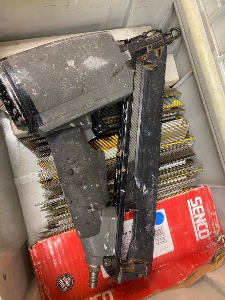 Senco Luchttackers met nietjes en nagels, Ophalen of Verzenden, Gebruikt