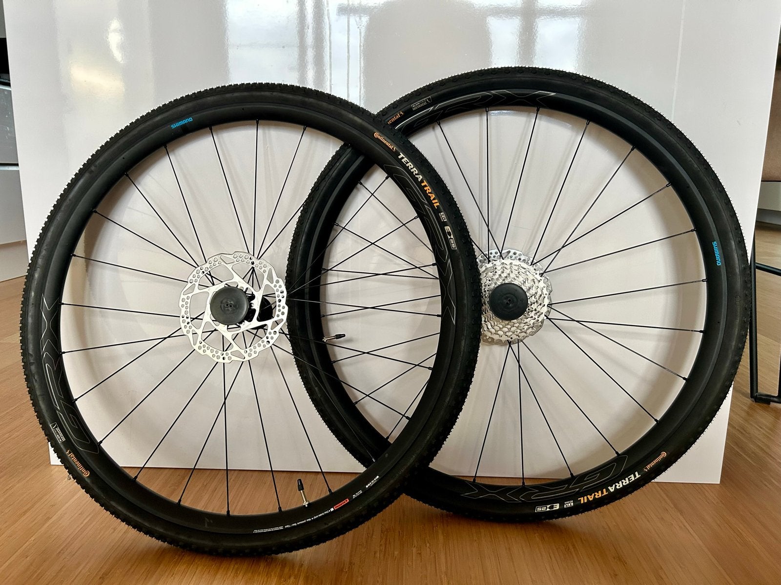 Complete set gravel wielen Shimano GRX WH-RX570 - nieuw, Nieuw, Gravelbike, Aluminium, Ophalen