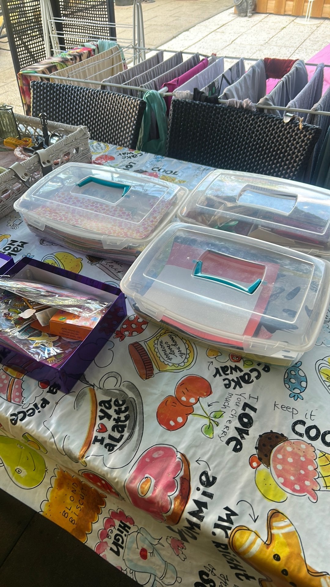 Knutselspullen en stickers in mooie dozen, Ophalen of Verzenden, Zo goed als nieuw
