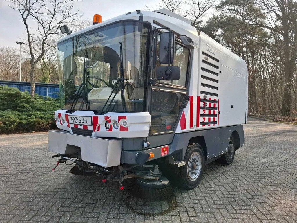 Ravo 530 Straatveegmachine / TPZ-50-L (bj 2013)