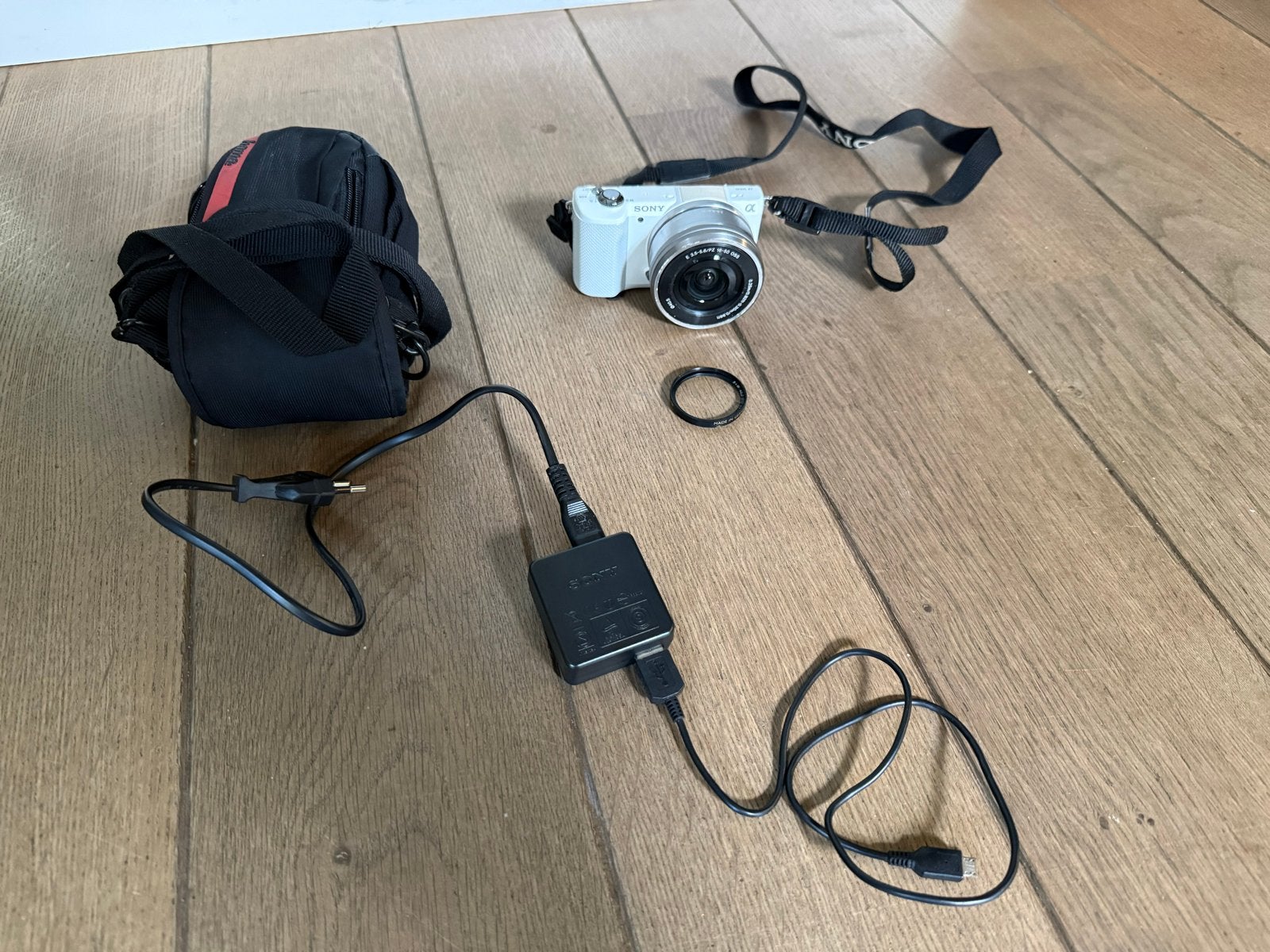 Sony a5000 20.1MP AVC HD WiFi camera met lens en accessoires, Gebruikt, Ophalen of Verzenden, WiFi, Sony