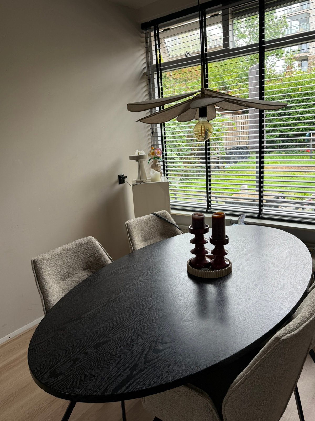 Prachtige zwarte ovale tafel, Huis en Inrichting, Ophalen, Overige materialen, 150 tot 200 cm, Nieuw