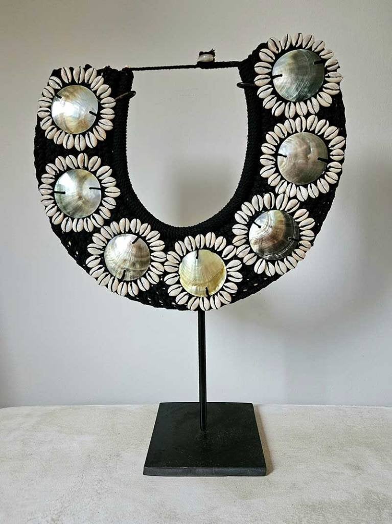 Schelpenketting Hitam op standaard 1, Ophalen of Verzenden, Tropical home, 6951nk, Nieuw