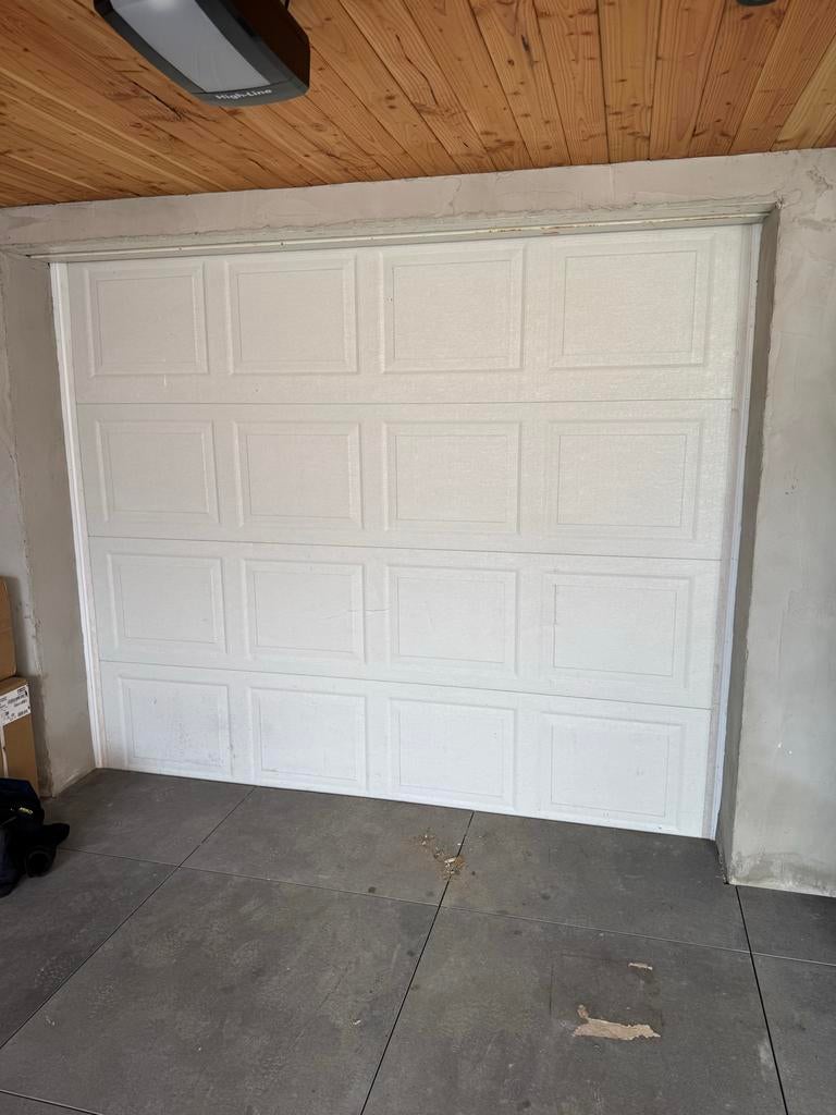 Witte electrische garage deur. 255 breed en 207 hoog, Huizen en Kamers