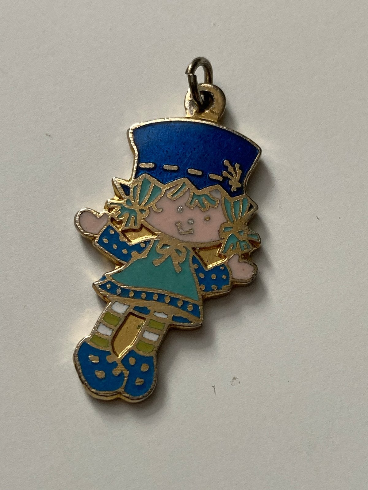 Vintage bedel meisje blauw emaille goudkleurig, Overige merken, Overige materialen, Ophalen of Verzenden, Zo goed als nieuw