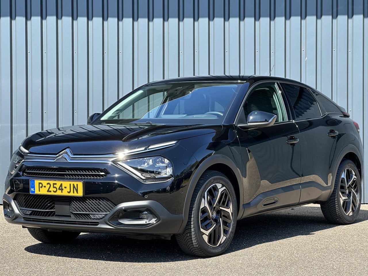 Citroën C4 1.2 Turbo Shine Automaat I HUD I All Season I Ad, Auto's, Citroën, Gebruikt, 1199 cc, Zwart, 3 cilinders