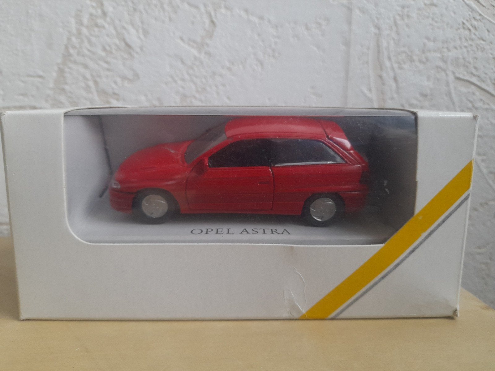 Opel Astra F Gsi Rood Gama 1:43 (incl ovp), Ophalen of Verzenden, Zo goed als nieuw, Auto, Gama