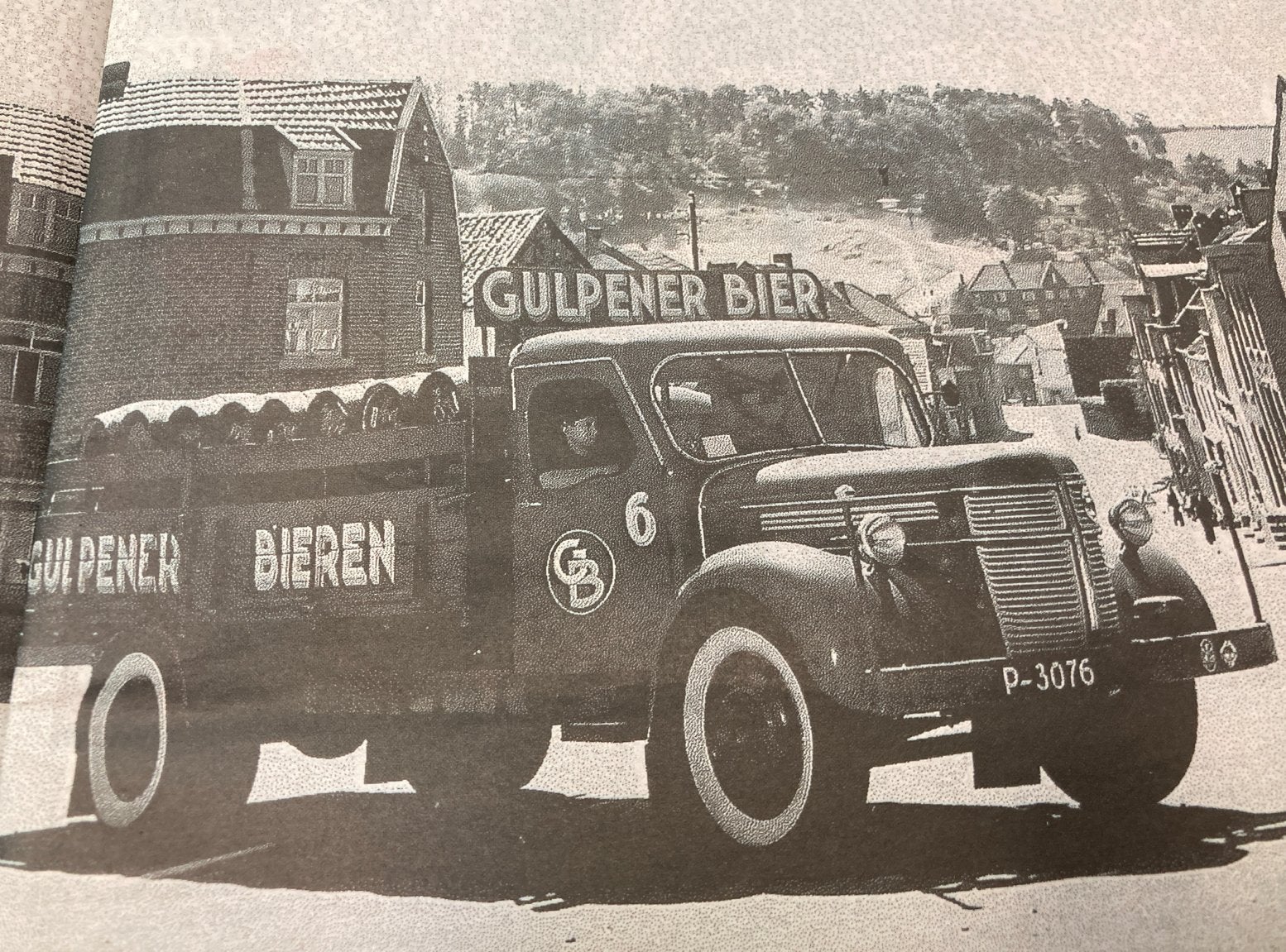 Gulpener bier: affiche, glazen, viltjes, etiketten, dopjes, Verzamelen, Ophalen of Verzenden, Gebruikt, Reclamebord, Plaat of Schild