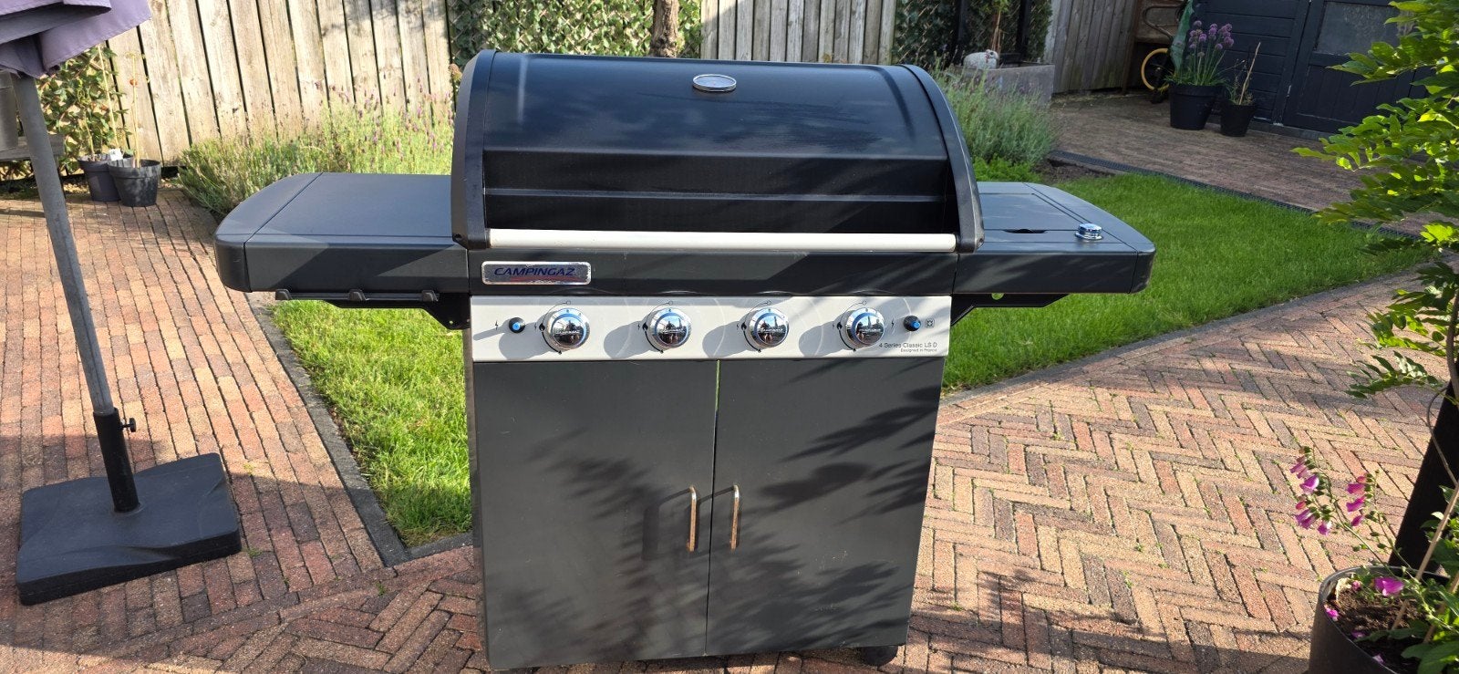 Gasbarbecue 4 pits met nieuwe roosters, Ophalen, Zo goed als nieuw, Campingaz 4 serie