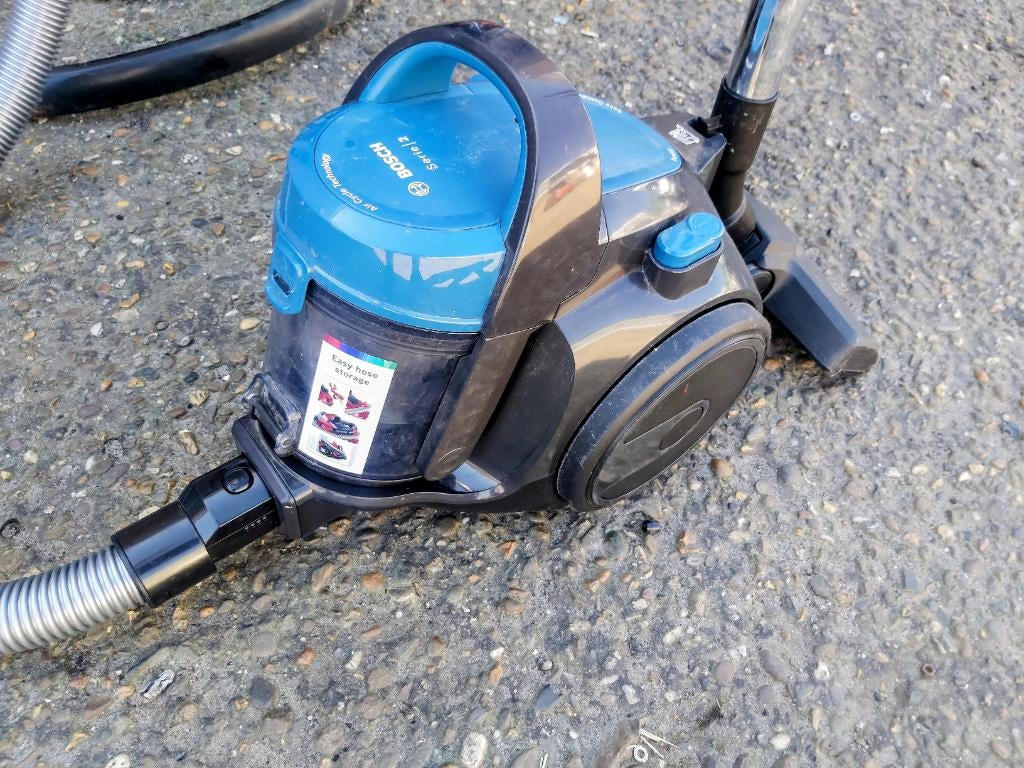Stofzuiger Bosch als nieuw!, Ophalen, Zo goed als nieuw, Reservoir