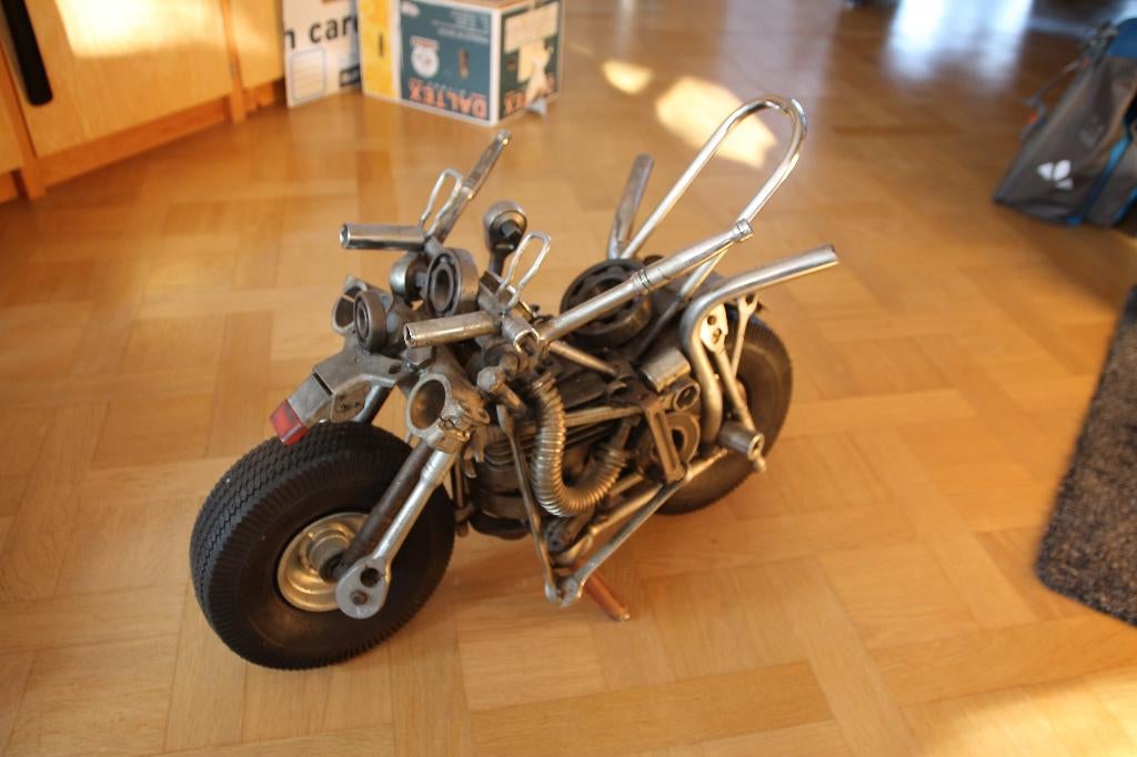 kunstwerk, miniatuur motorfiets, Verzamelen, Beelden en Beeldjes, Ophalen, Gebruikt, Overige typen
