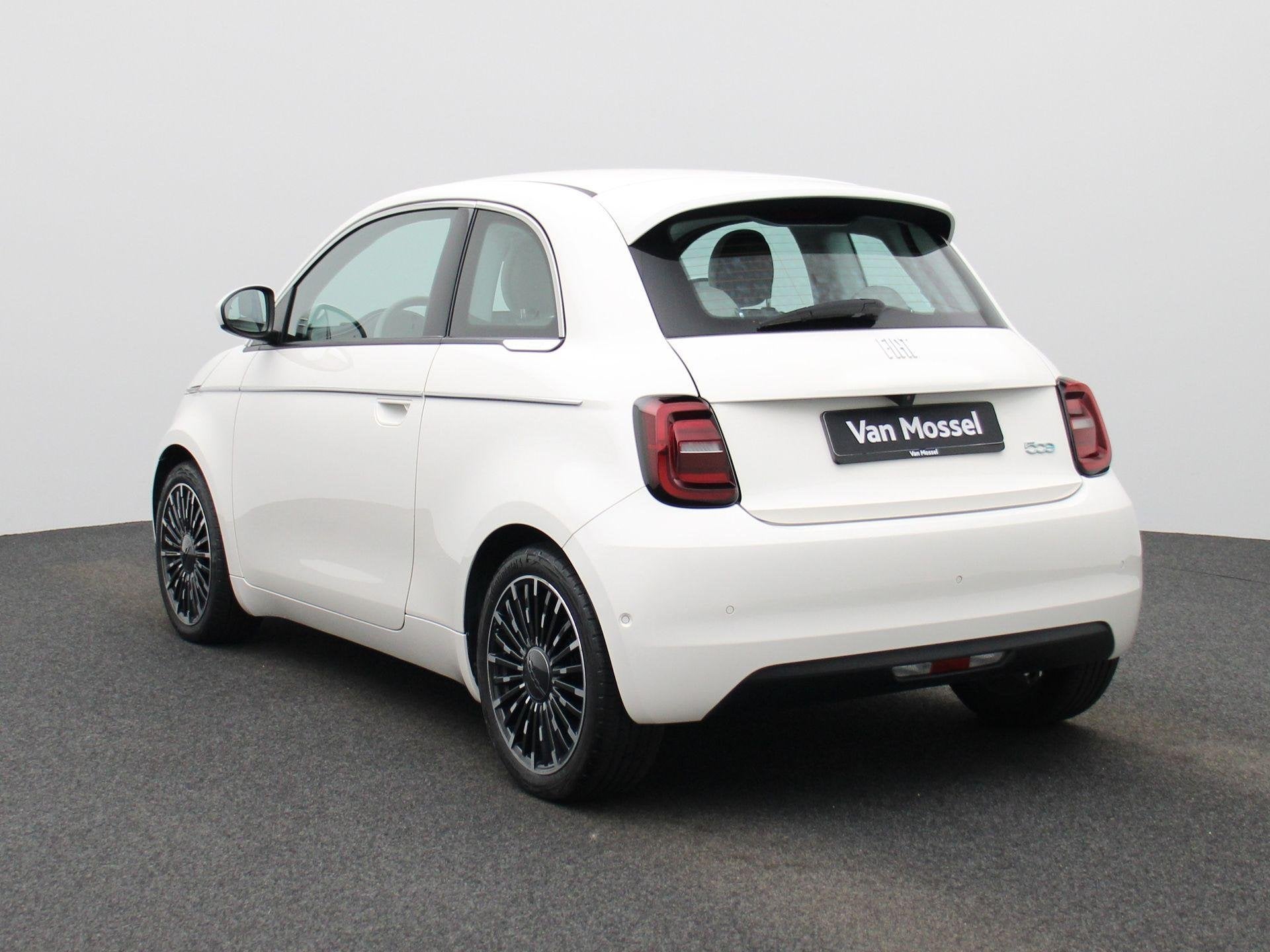 Fiat 500e 42 kWh La Prima by Bocelli | LEDER | NAVIGATIE | C, Auto's, Fiat, 12 maanden, Gebruikt, 118 pk, 4 stoelen