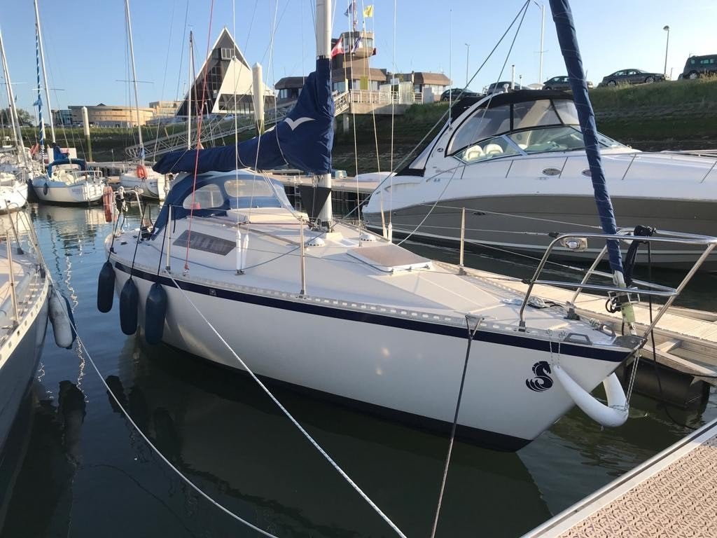 Zeiljacht / Kajuitzeilboot Beneteau First 27 (1979), Gebruikt, Binnenboordmotor, 10 pk, Beneteau