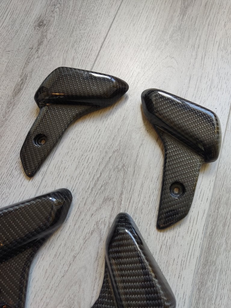 Carbon voetsteunen Vespa Sprint / Primavera NIEUW, Fietsen en Brommers, Info@jynkx.com, Nieuw, Ophalen of Verzenden, Piazza 99