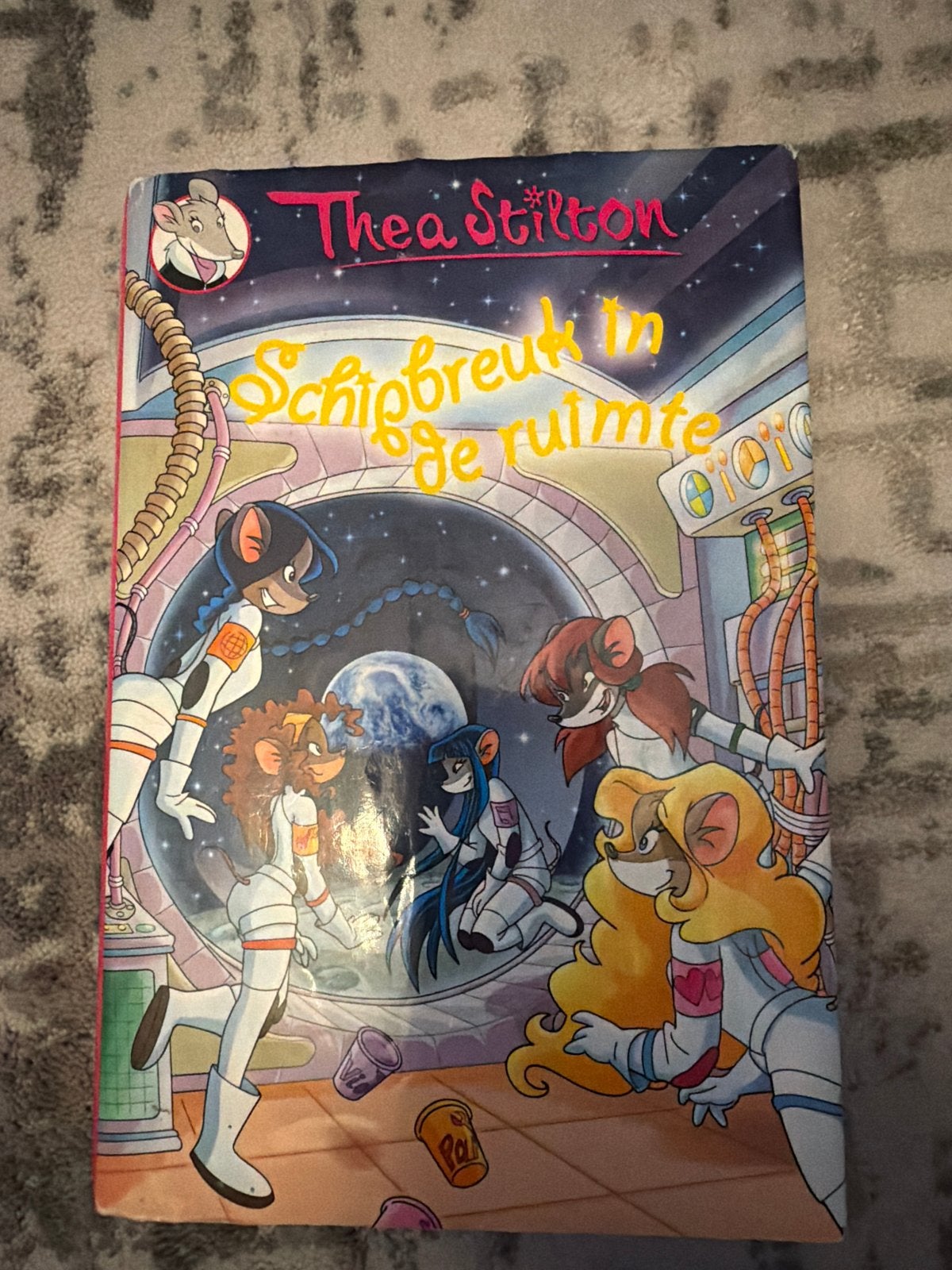 Thea Stilton - Schipbreuk in de ruimte, Thea Stilton, Fictie algemeen, Ophalen of Verzenden, Zo goed als nieuw