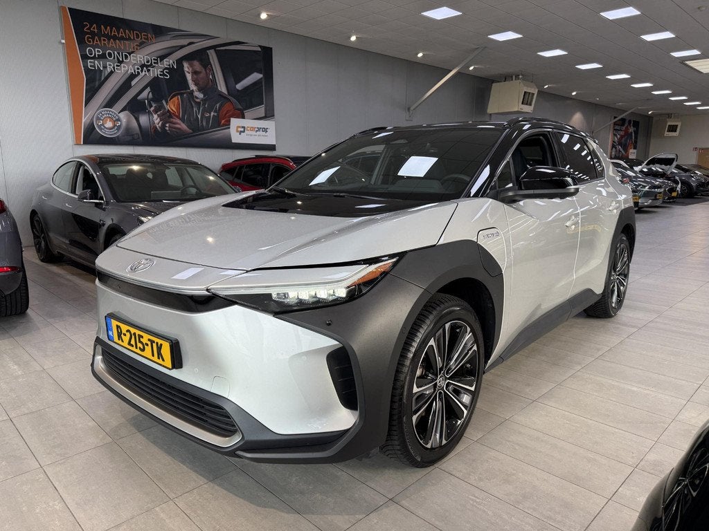 Toyota bZ4X Launch Edition Premium 71 kWh Trekhaak - Cruise, Auto's, Toyota, Gebruikt, 750 kg, 71 kWh, Origineel Nederlands