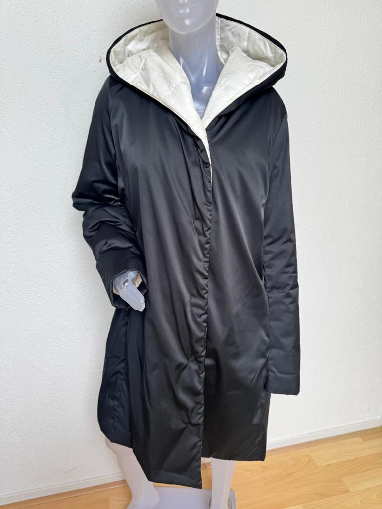 Intrend / Max Mara zwart / room witte reversible jas - EU 46, Verzenden, Zo goed als nieuw, Maat 46/48 (XL) of groter, Zwart