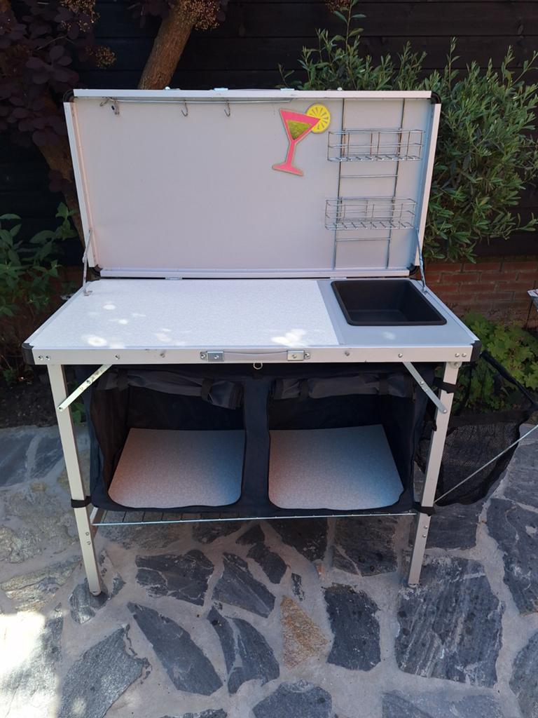Compacte campingkeuken met opbergruimte en wasbak, Ophalen, Gebruikt, Campingkast