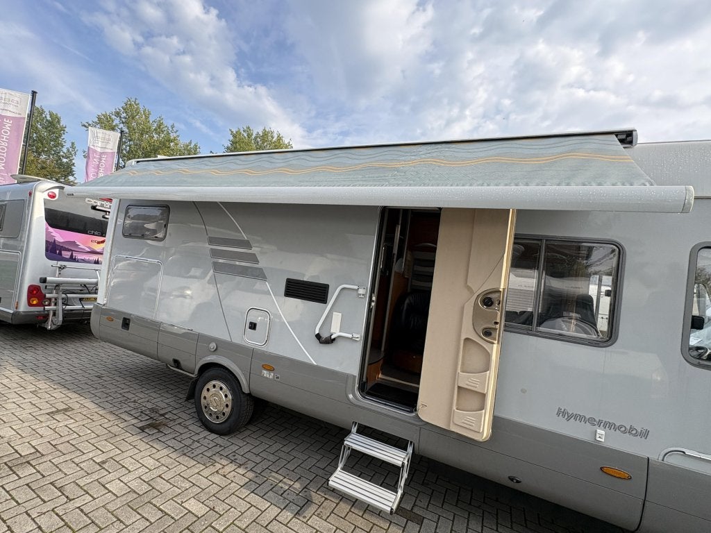 Hymer S820 | NL camper | Zonnepanelen | Omvormer | LifePo4, Koelkast, Rookmelder, Diesel, Particulier