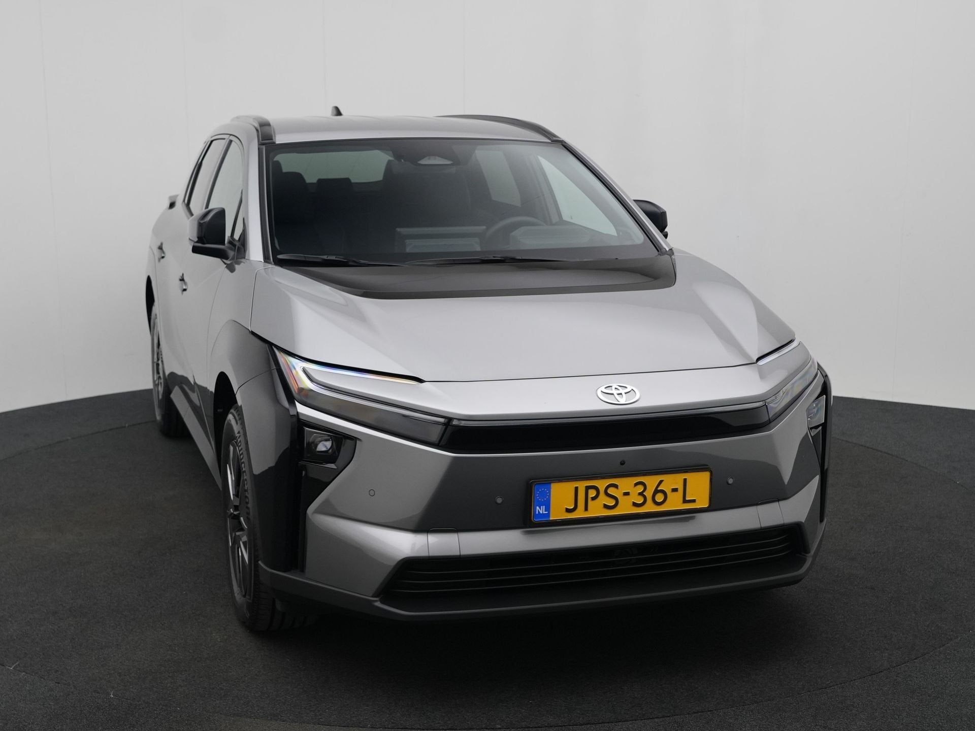 Toyota Bz4x Executive 73 kWh | Demonstratie auto | Beenverwa, Stof, 559 km, Origineel Nederlands, 199 min