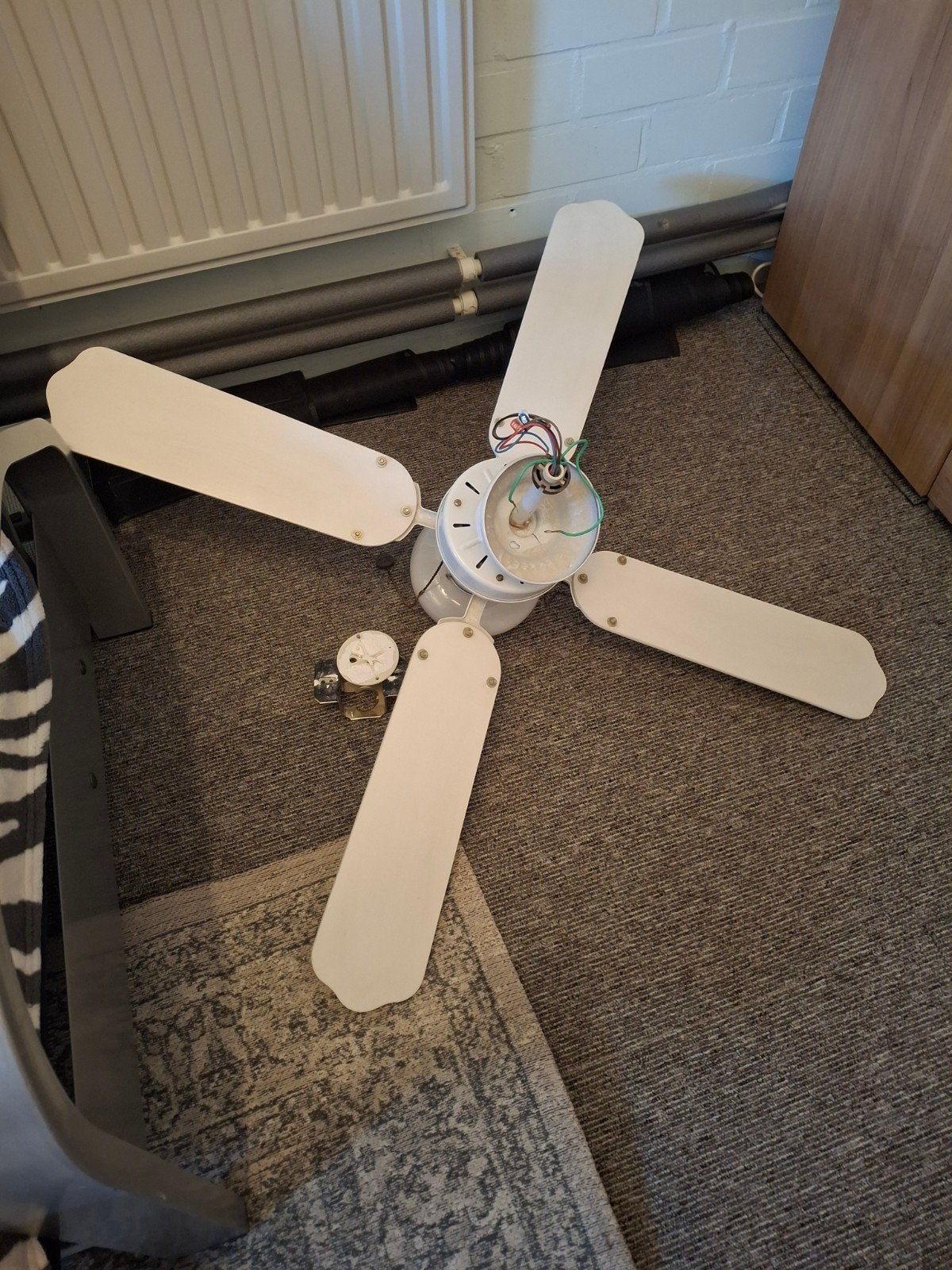 Witte plafondventilator met 4 bladen, Witgoed en Apparatuur, Ventilatoren, Gebruikt, Plafondventilator, Ophalen