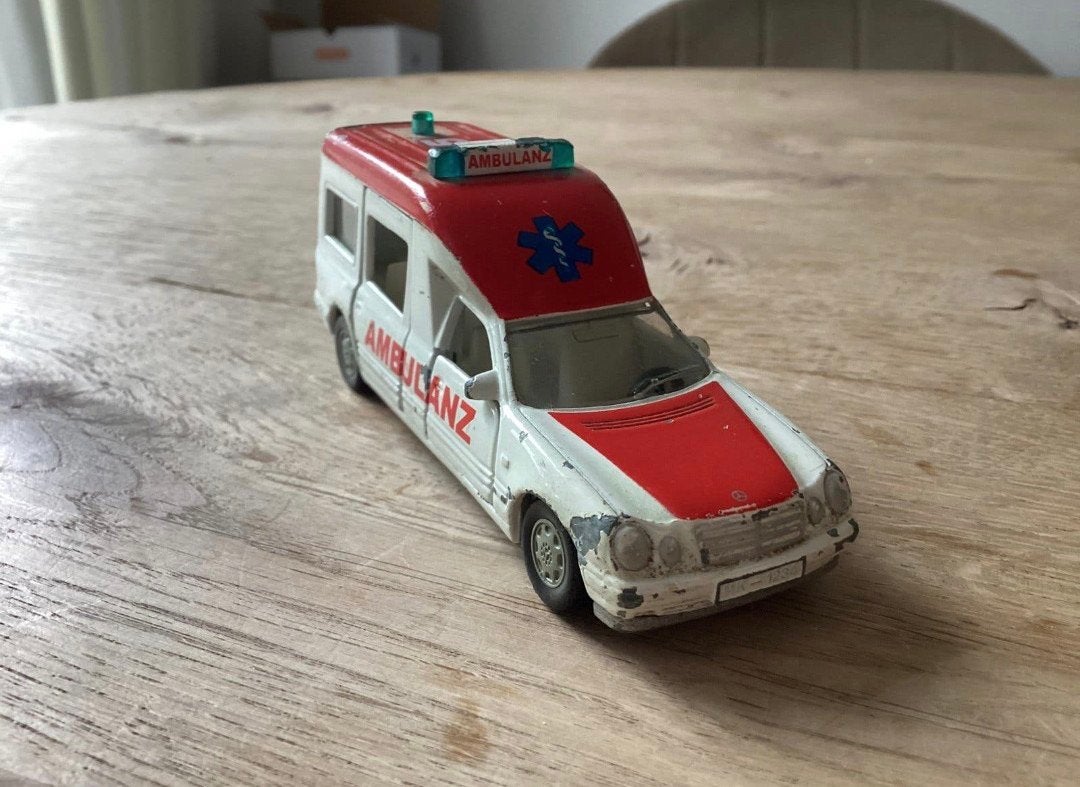 Siku 1931 Mercedes-Benz Binz Ambulance 1:55 Ambulanz, Ophalen of Verzenden, Gebruikt, Auto
