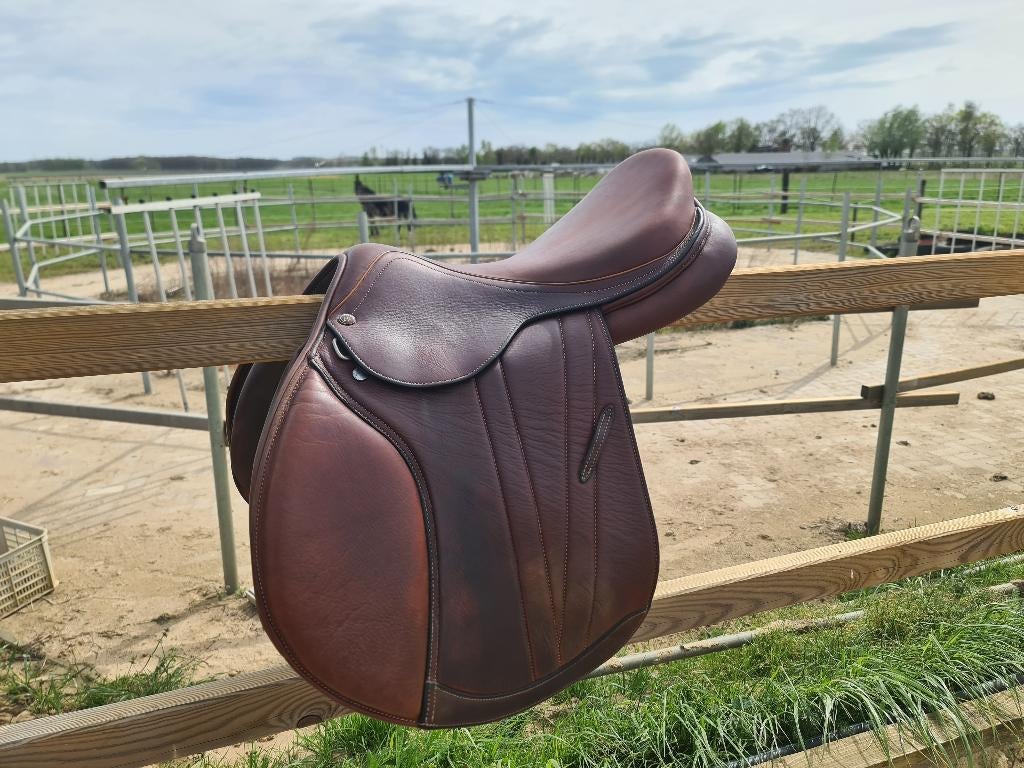 Springzadel, Dieren en Toebehoren, Ophalen of Verzenden, Zo goed als nieuw, Springen