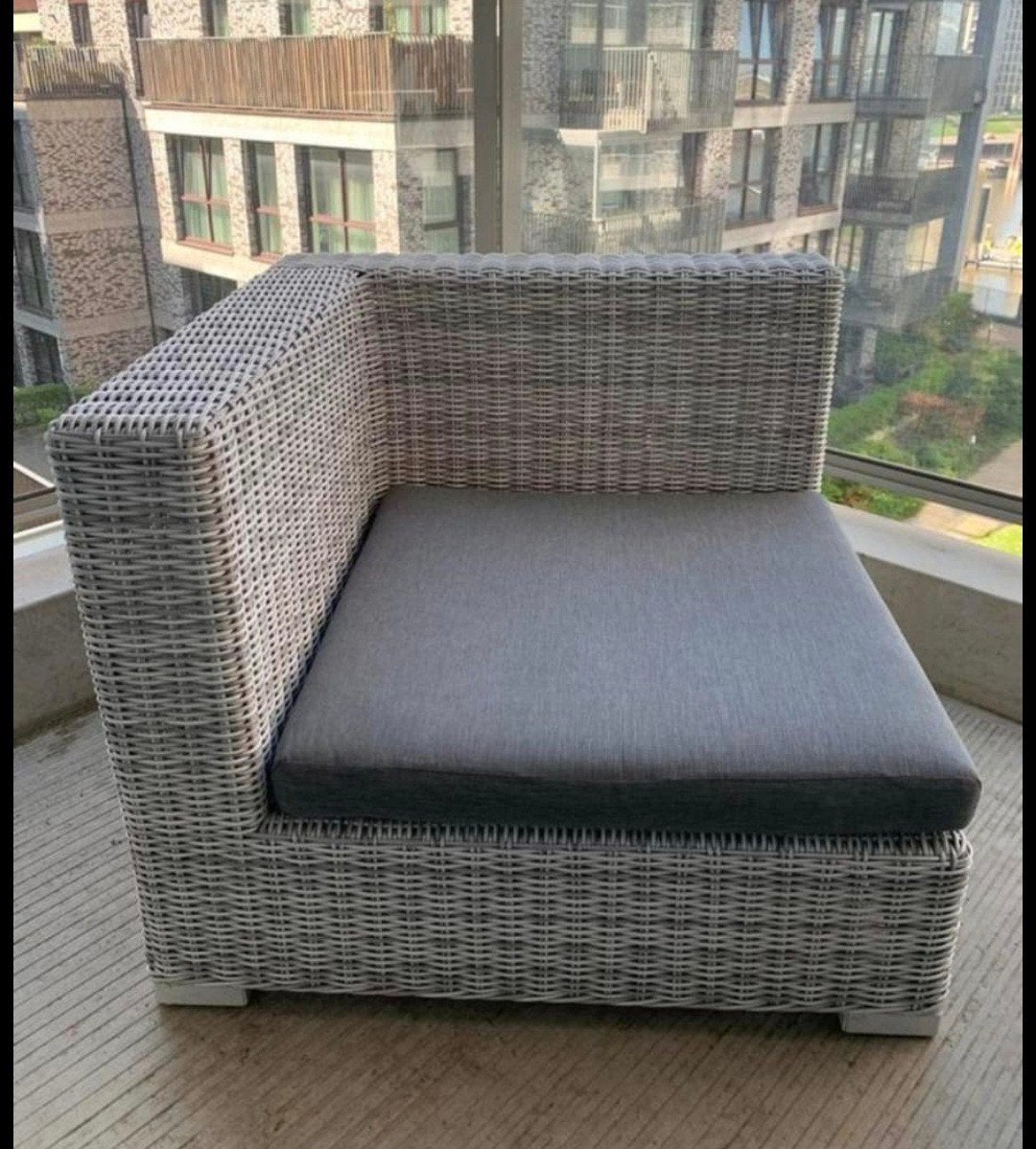 Tuin stoel met hocker, Tuin en Terras, Ophalen, Gebruikt, Wicker, Hocker
