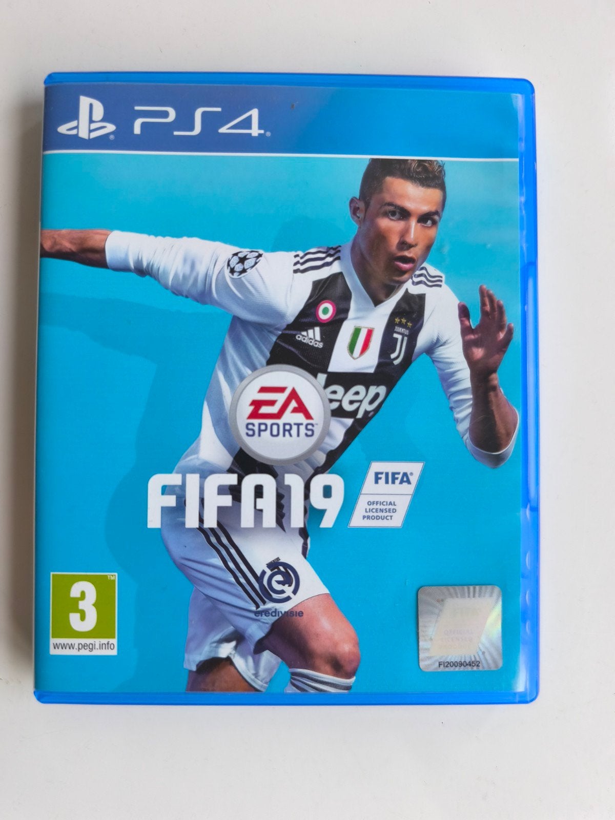 FIFA 19 PS4 - Voetbalgame met Cristiano Ronaldo, Ophalen of Verzenden, Zo goed als nieuw, Eén computer, Sport