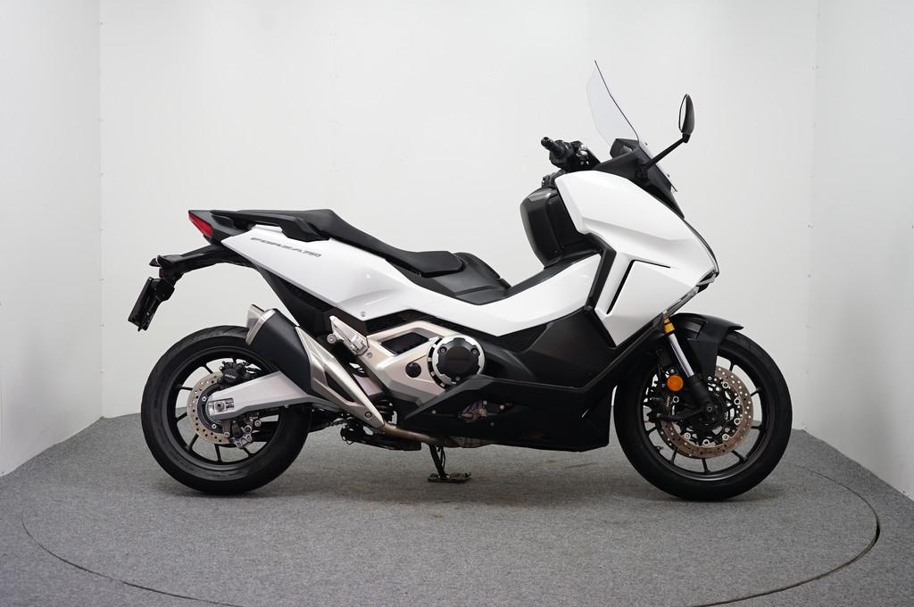 Honda NSS 750 FORZA (bj 2023), Scooter, 745 cc, Bedrijf, Meer dan 35 kW