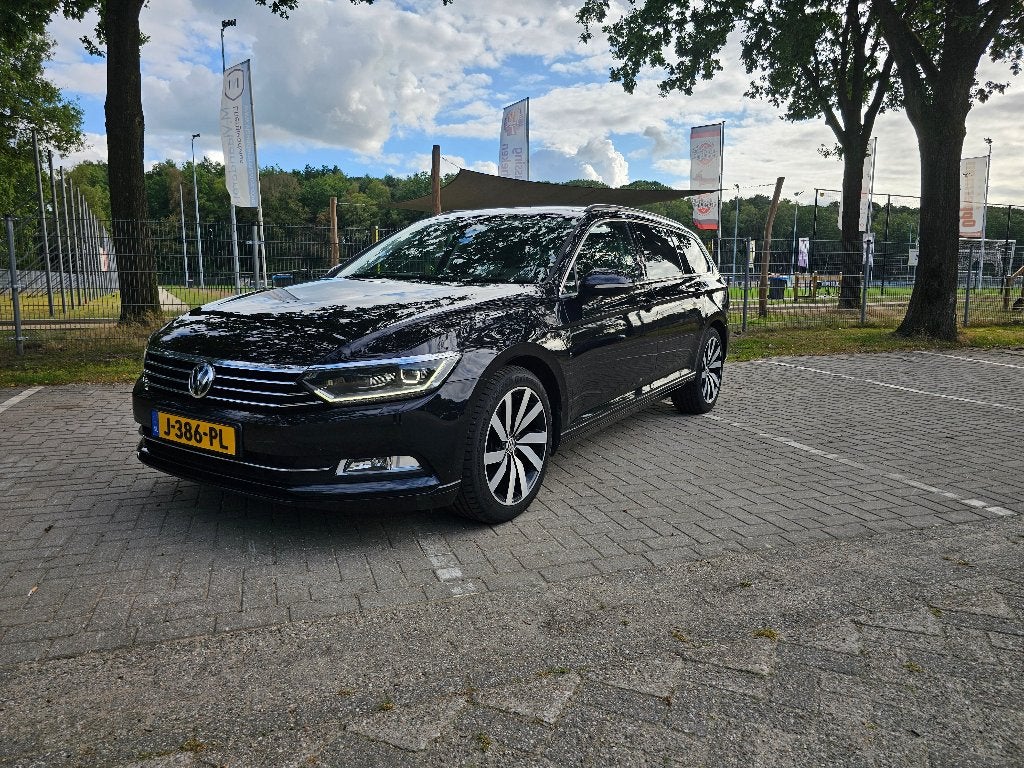 VW Passat 1.4 TSI ACT Variant DSG MY2018 Zwart Highline, 4 cilinders, Zwart, Particulier, 1600 kg