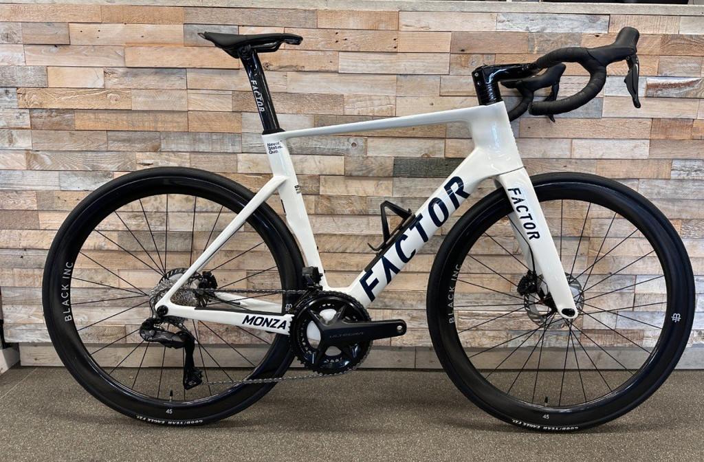Factor Monza Pearl white 56cm 2026