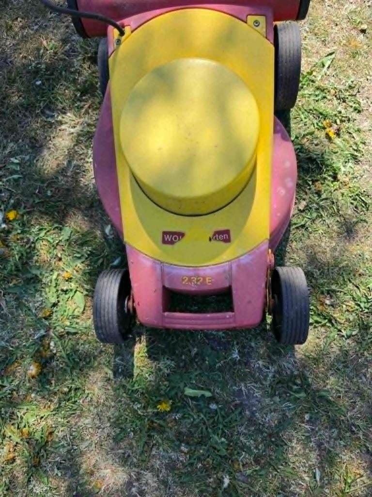 Te koop een goedwerkende wolfgarten elektrische grasmaaier, Tuin en Terras, Grasmaaiers, Cirkelmaaier, Gebruikt, Elektrische grasmaaier