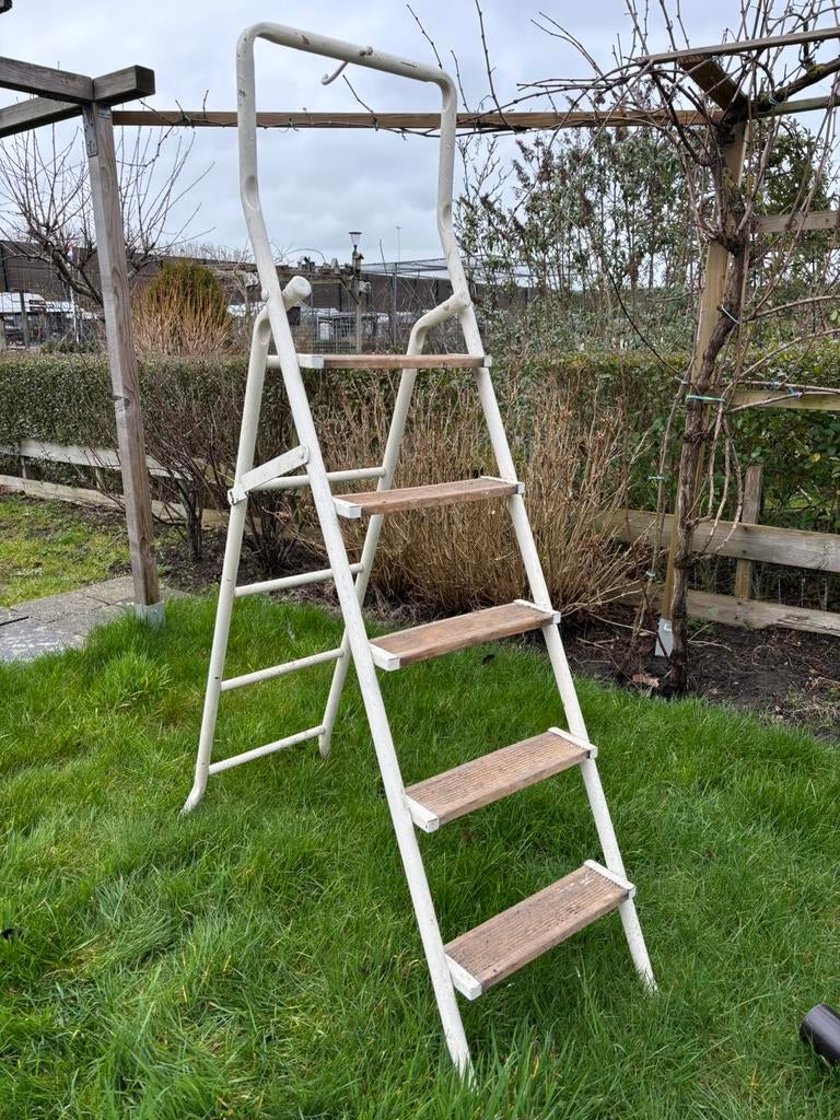 Ijzeren trap antiek, Doe-het-zelf en Verbouw, Ladders en Trappen, Ophalen